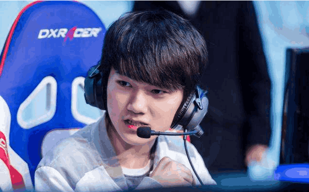 Weibo Gaming 官方：成功续约中单选手 Xiaohu 。