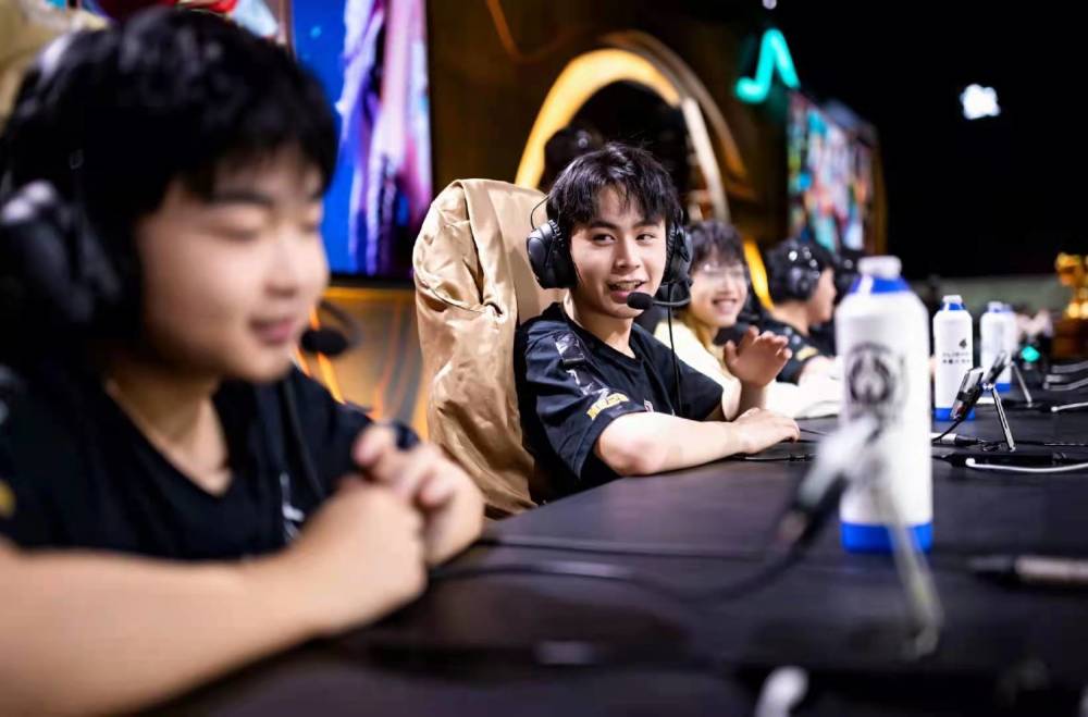 DOTA2 ESL ONE德国站落幕，Liquid成功捧杯，iNSaNiA赢得MVP奔驰